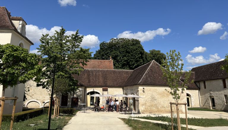 La nouvelle Cité des Vins au Vieux Pontigny de Chablis - BIOtiful wines